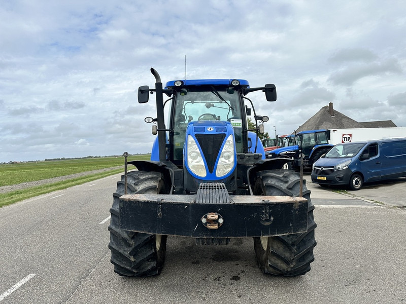 New Holland T7.210 - Traktor: 2 kép. New Holland T7.210 - Traktor: 2 kép.