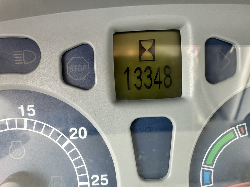 New Holland T7.210 - Traktor: 5 kép. New Holland T7.210 - Traktor: 5 kép.