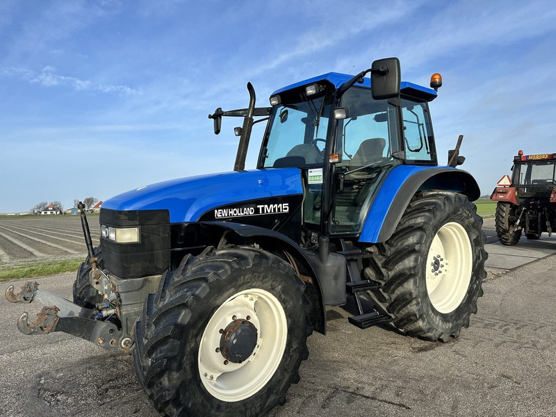 New Holland TM 115 - Traktor: 1 kép. New Holland TM 115 - Traktor: 1 kép.