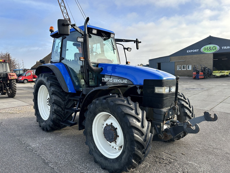 New Holland TM 115 - Traktor: 4 kép. New Holland TM 115 - Traktor: 4 kép.