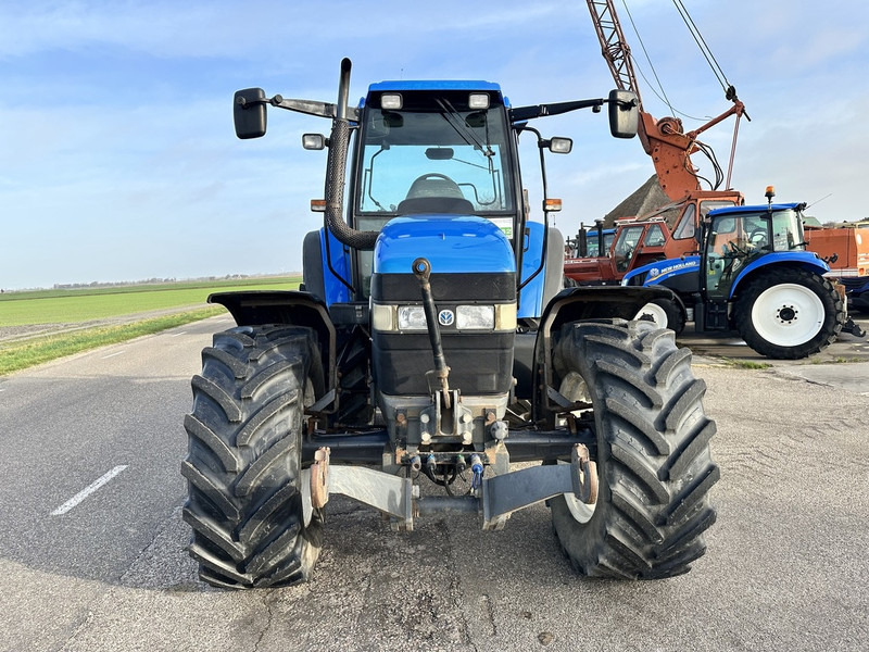 New Holland TM 115 - Traktor: 3 kép. New Holland TM 115 - Traktor: 3 kép.
