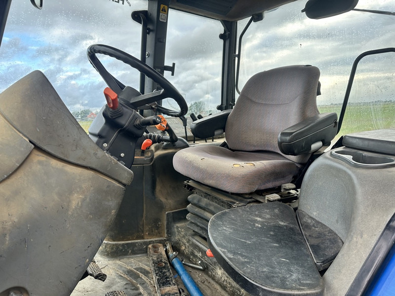New Holland TM 140 - Traktor: 5 kép. New Holland TM 140 - Traktor: 5 kép.