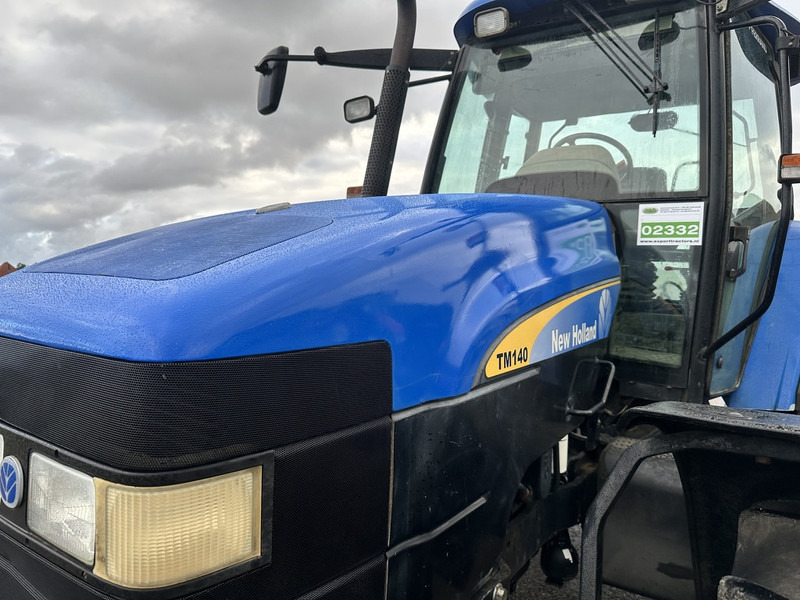 New Holland TM 140 - Traktor: 2 kép. New Holland TM 140 - Traktor: 2 kép.