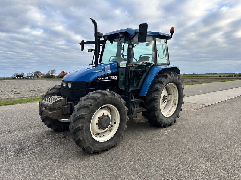 New Holland TS90 - Traktor: 1 kép. New Holland TS90 - Traktor: 1 kép.