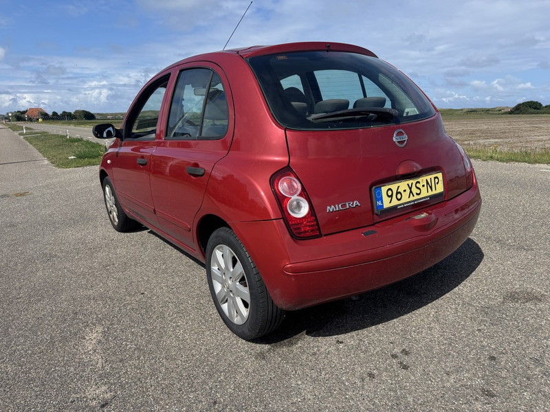 Autó Nissan Micra: 8 kép. Autó Nissan Micra: 8 kép.