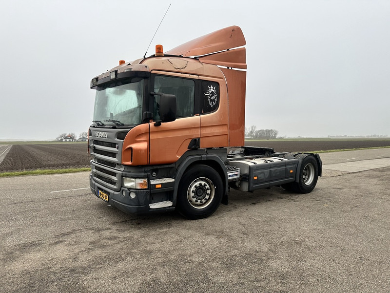 Scania P340 - Nyergesvontató: 1 kép. Scania P340 - Nyergesvontató: 1 kép.