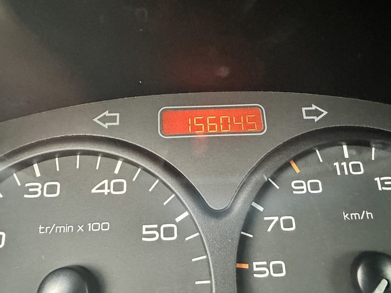 Peugeot 206 - Autó: 5 kép. Peugeot 206 - Autó: 5 kép.