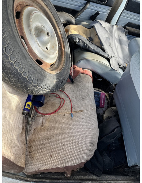 Autó Peugeot 304: 8 kép. Autó Peugeot 304: 8 kép.