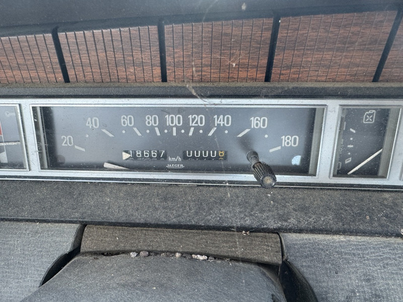 Autó Peugeot 304: 11 kép. Autó Peugeot 304: 11 kép.