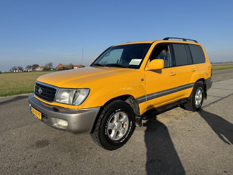 Toyota Land Cruiser - Autó: 1 kép. Toyota Land Cruiser - Autó: 1 kép.