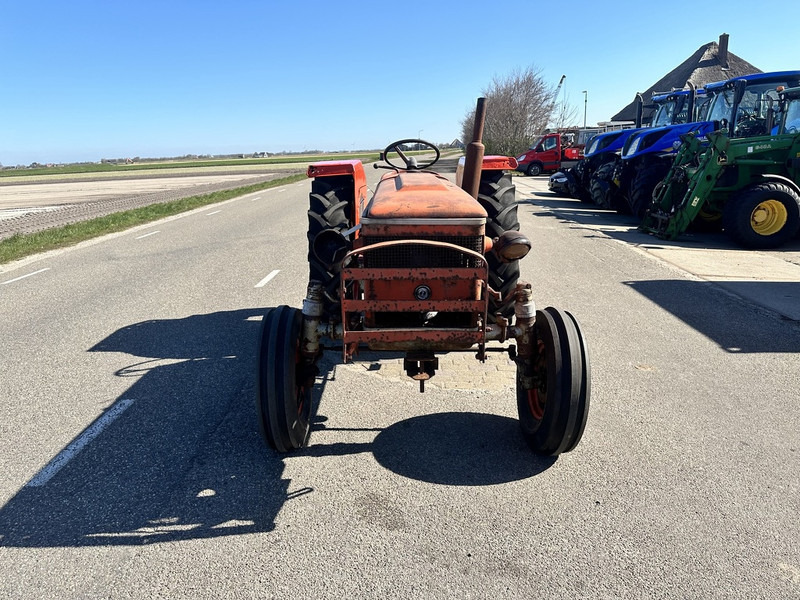 Zetor 4511 - Traktor: 2 kép. Zetor 4511 - Traktor: 2 kép.
