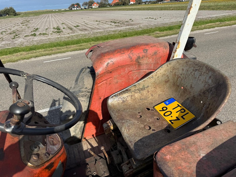 Zetor 4511 - Traktor: 4 kép. Zetor 4511 - Traktor: 4 kép.