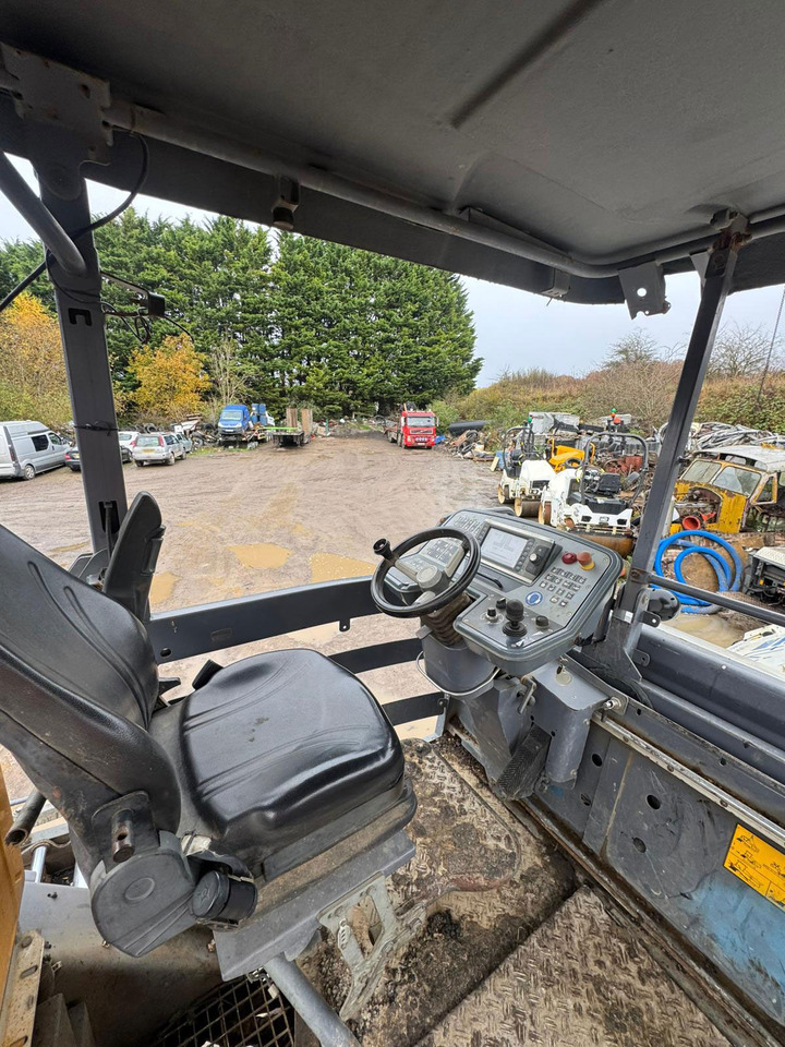 Útburkológép Ammann AFW 700-3: 6 kép. Útburkológép Ammann AFW 700-3: 6 kép.