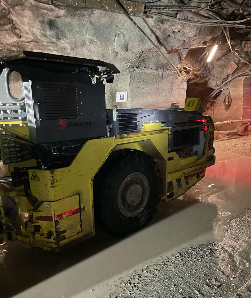 Bányászati gépek Aramine L350d: 6 kép.