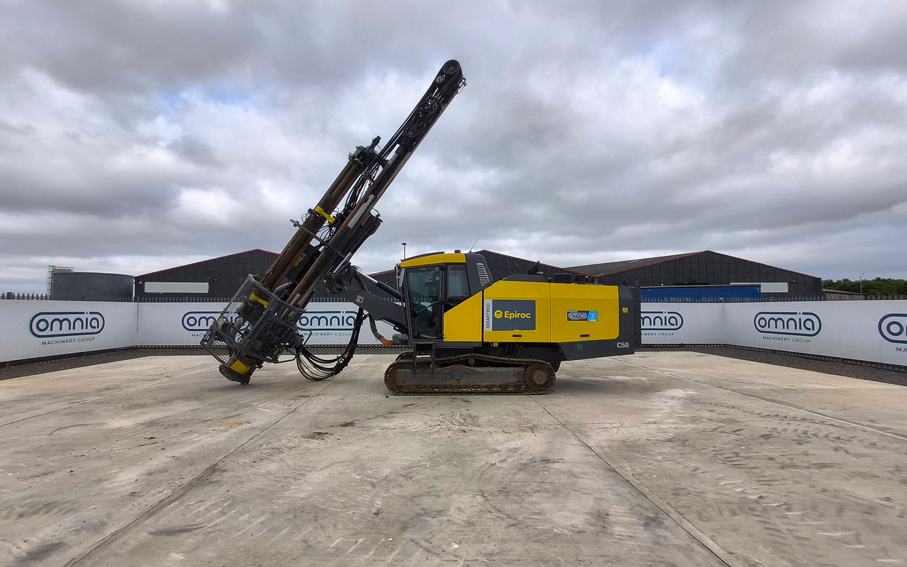 Atlas Copco (Epiroc) SmartROC C50-10SF - Fúrógép: 2 kép. Atlas Copco (Epiroc) SmartROC C50-10SF - Fúrógép: 2 kép.