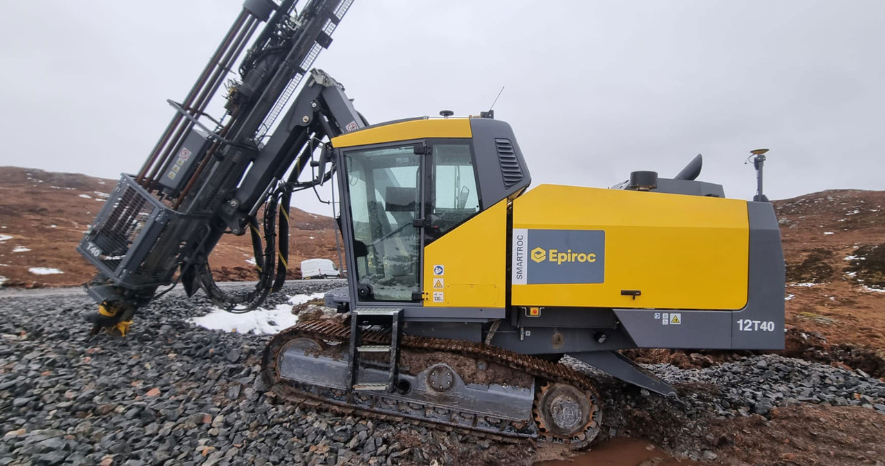 Atlas Copco (Epiroc) SmartROC T40MK2-11 - Fúrógép: 1 kép. Atlas Copco (Epiroc) SmartROC T40MK2-11 - Fúrógép: 1 kép.