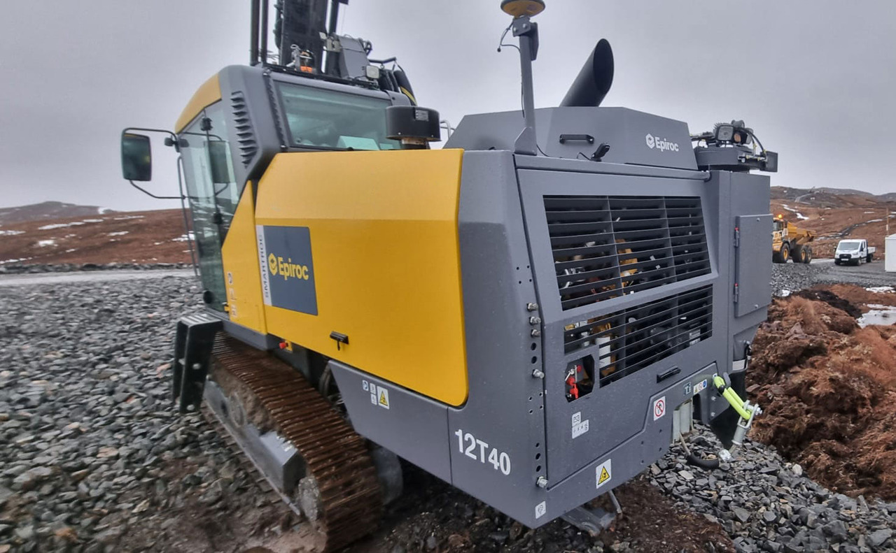 Atlas Copco (Epiroc) SmartROC T40MK2-11 - Fúrógép: 4 kép. Atlas Copco (Epiroc) SmartROC T40MK2-11 - Fúrógép: 4 kép.