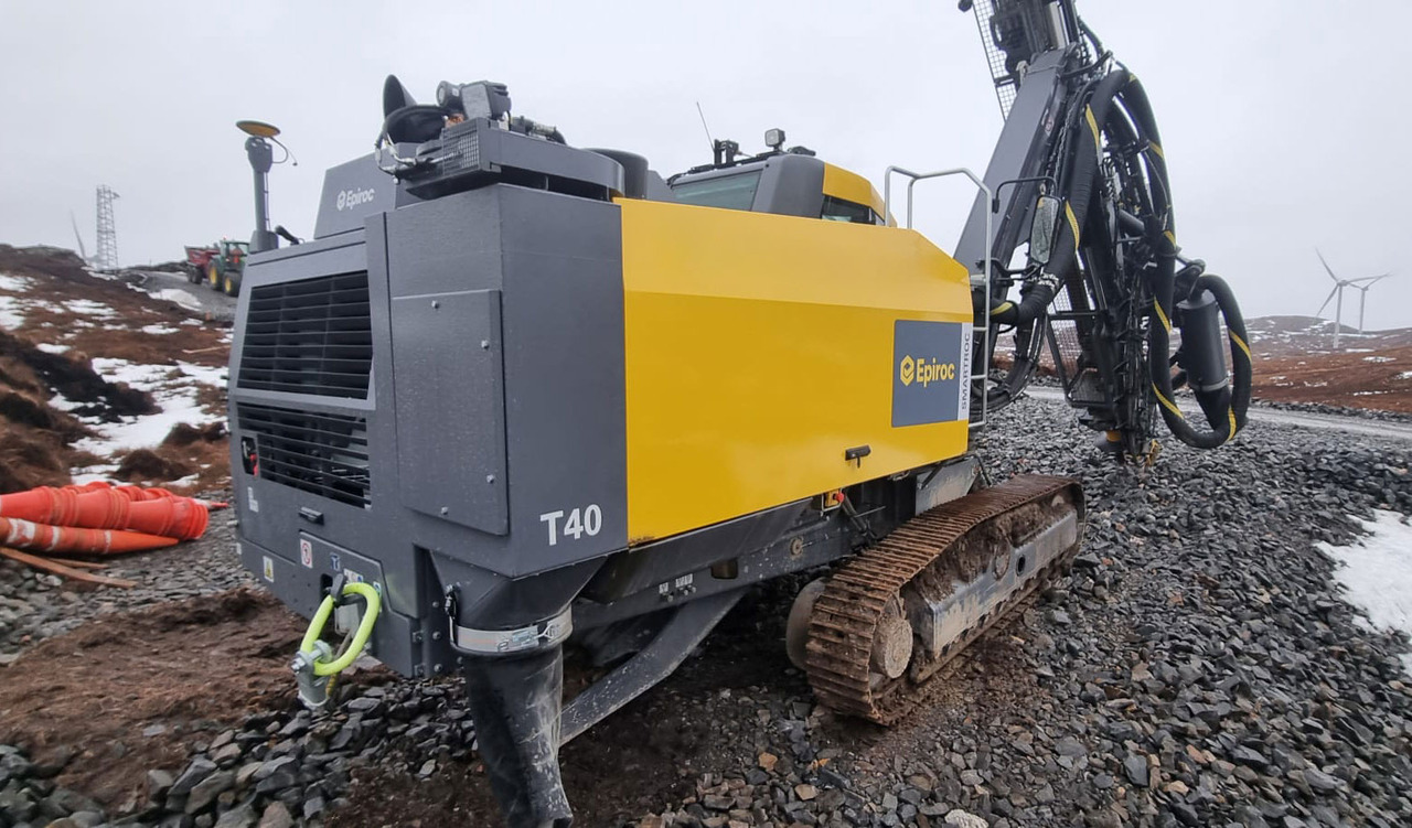 Atlas Copco (Epiroc) SmartROC T40MK2-11 - Fúrógép: 5 kép. Atlas Copco (Epiroc) SmartROC T40MK2-11 - Fúrógép: 5 kép.