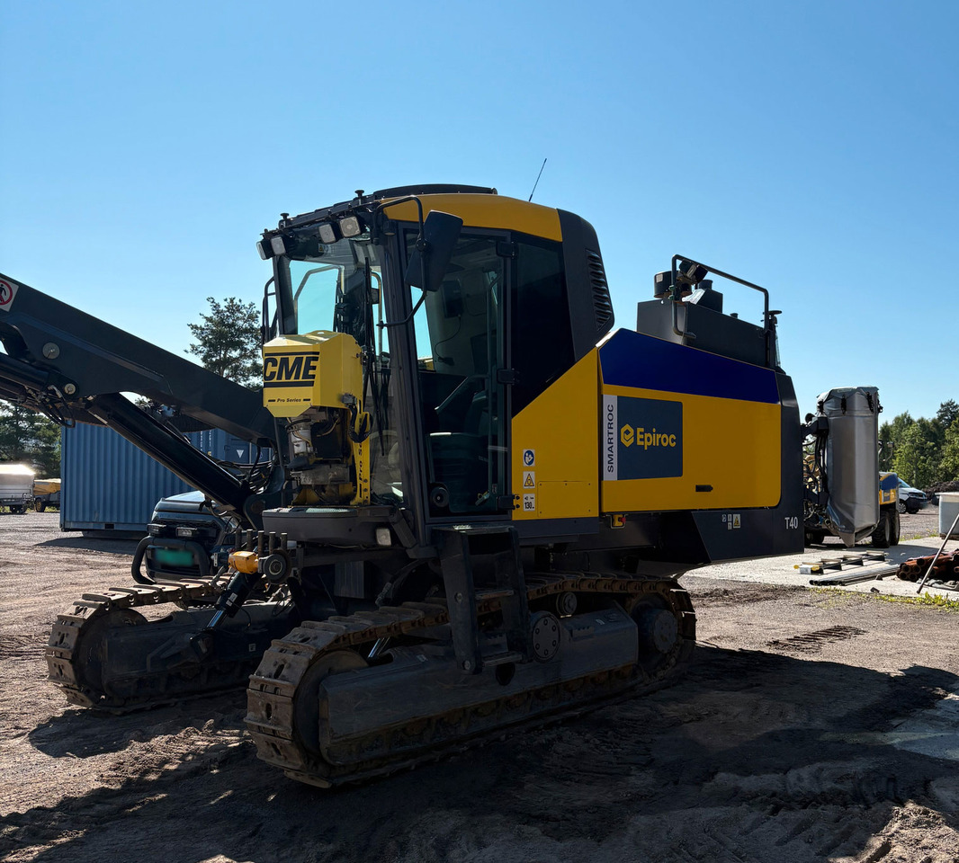 Atlas Copco (Epiroc) SmartROC T40MK2-11 - Fúrógép: 3 kép. Atlas Copco (Epiroc) SmartROC T40MK2-11 - Fúrógép: 3 kép.