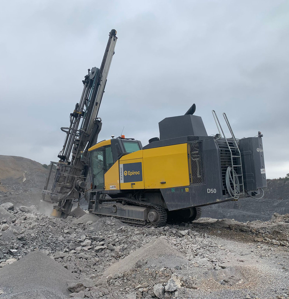 Atlas Copco FlexiROC D50-10SF - Fúrógép: 2 kép. Atlas Copco FlexiROC D50-10SF - Fúrógép: 2 kép.