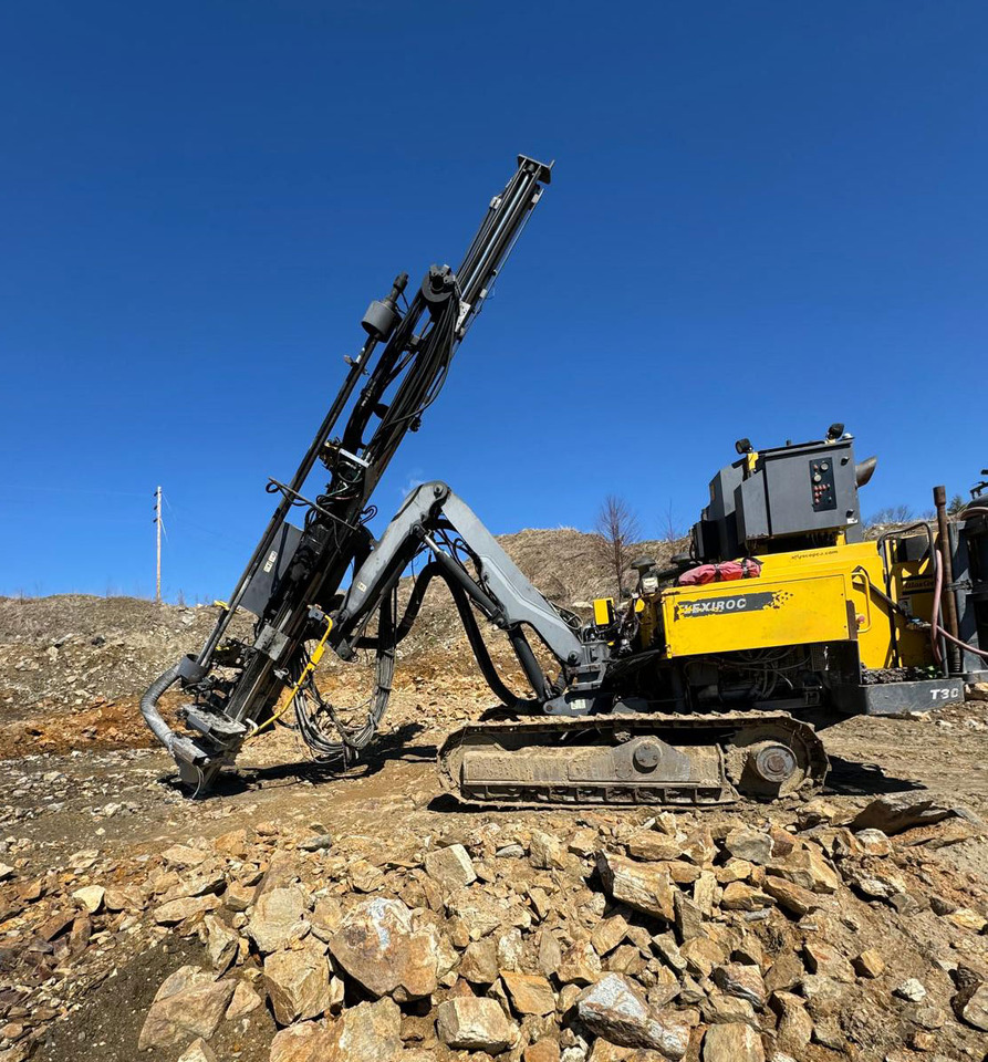 Atlas Copco FlexiROC T30R - Fúrógép: 4 kép. Atlas Copco FlexiROC T30R - Fúrógép: 4 kép.