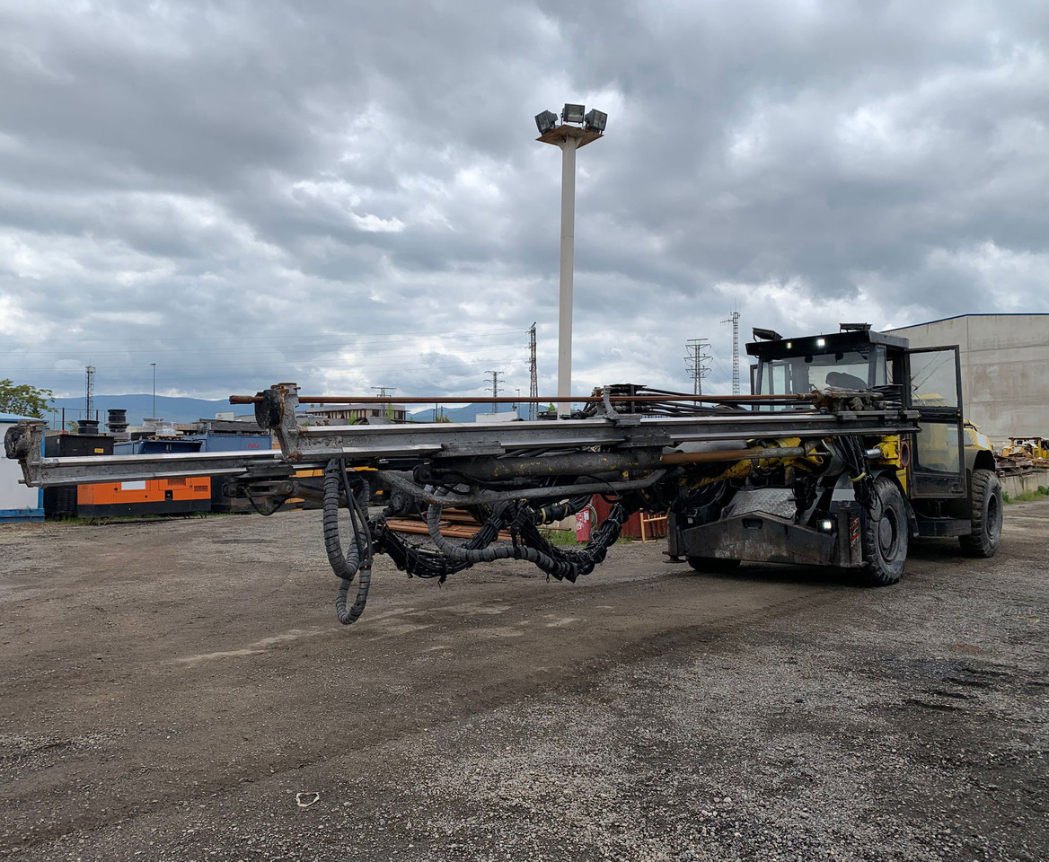 Atlas Copco L2C - Irányított fúrógép: 3 kép. Atlas Copco L2C - Irányított fúrógép: 3 kép.