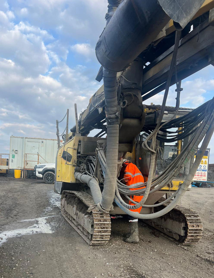 Atlas Copco ROC L8-44 - Fúrógép: 5 kép. Atlas Copco ROC L8-44 - Fúrógép: 5 kép.