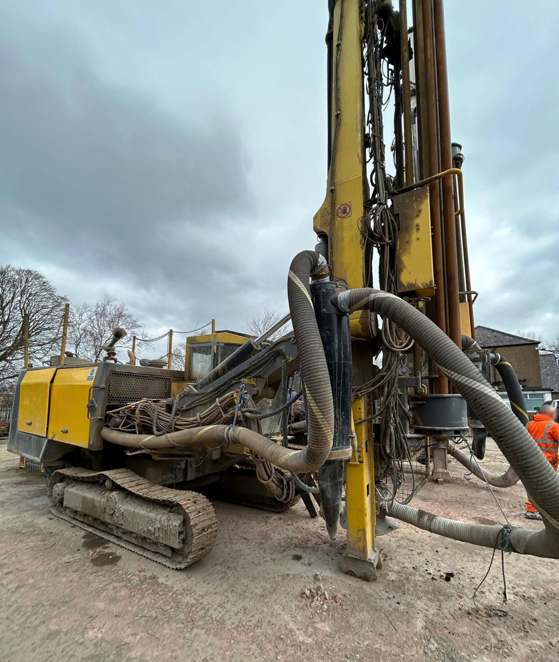 Atlas Copco ROC L8-44 - Fúrógép: 4 kép. Atlas Copco ROC L8-44 - Fúrógép: 4 kép.