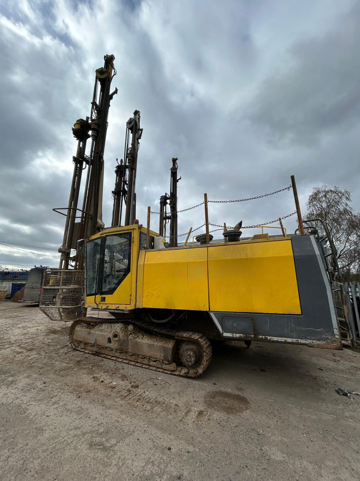 Atlas Copco ROC L8-44 - Fúrógép: 1 kép. Atlas Copco ROC L8-44 - Fúrógép: 1 kép.