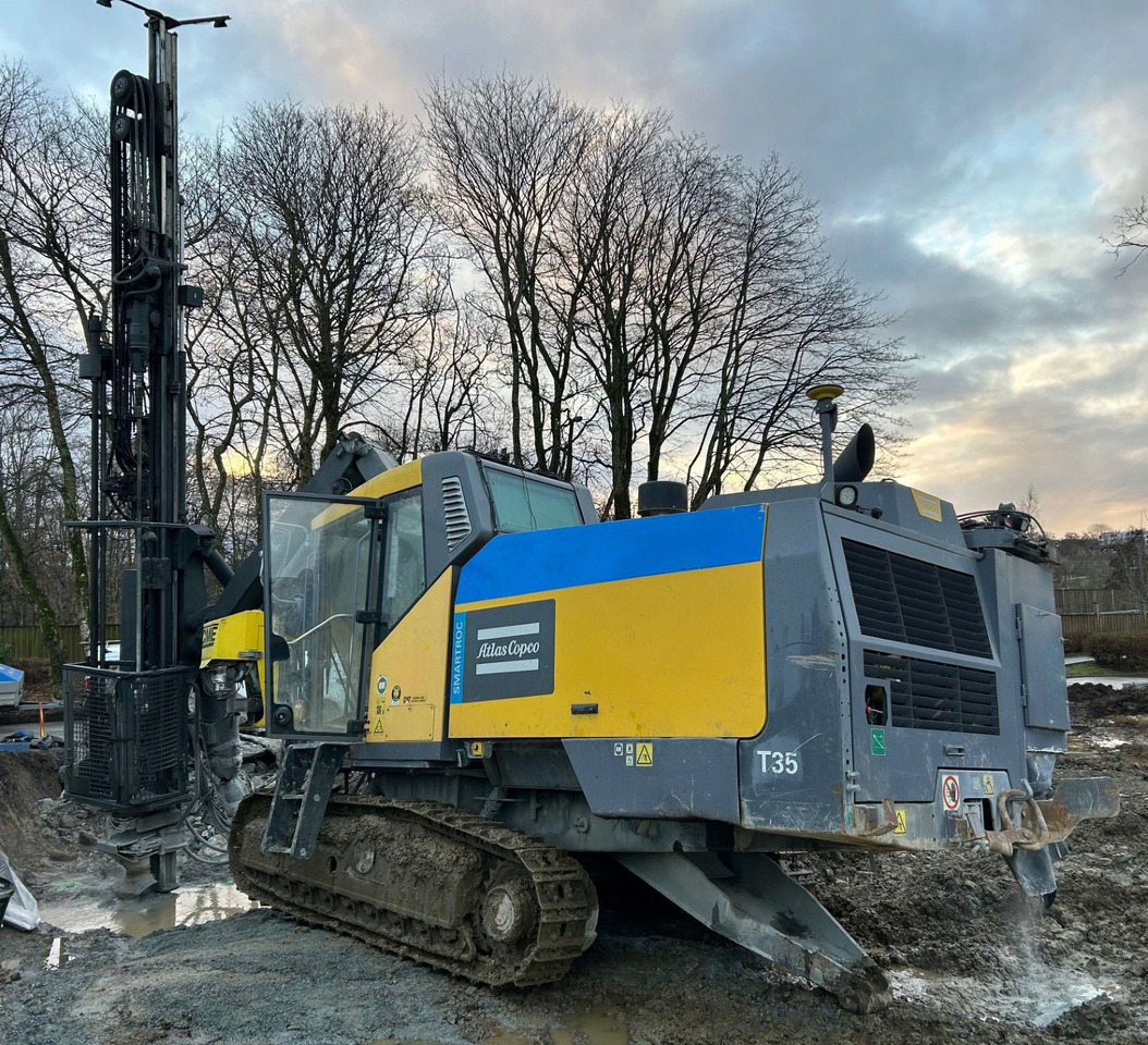 Atlas Copco SmartROC T35-11 - Fúrógép: 1 kép. Atlas Copco SmartROC T35-11 - Fúrógép: 1 kép.