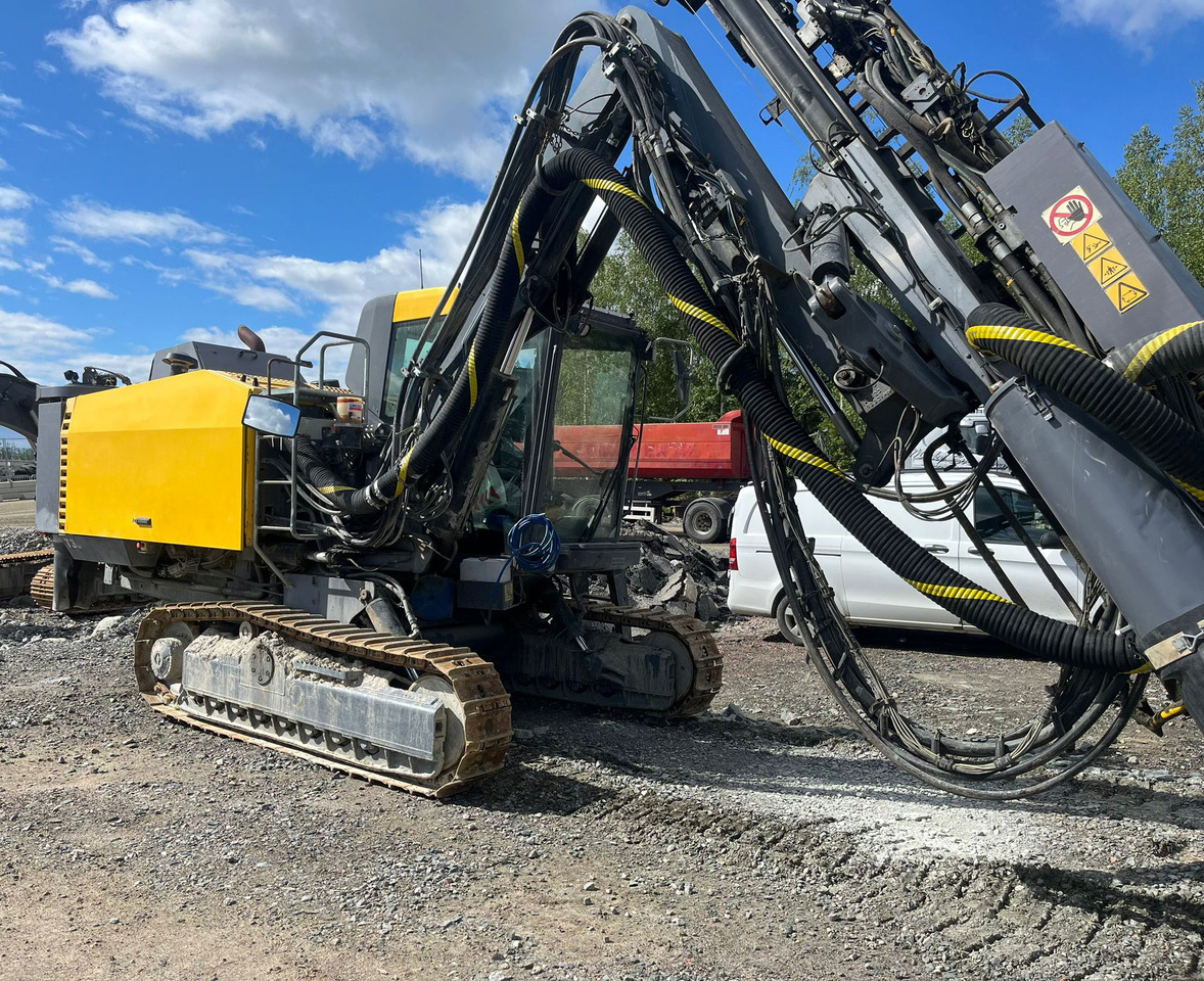 Atlas Copco SmartROC T35-11 - Fúrógép: 2 kép. Atlas Copco SmartROC T35-11 - Fúrógép: 2 kép.