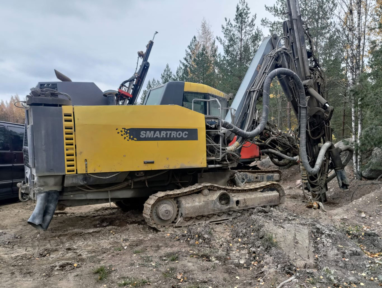 Atlas Copco SmartROC T35-11 - Fúrógép: 3 kép. Atlas Copco SmartROC T35-11 - Fúrógép: 3 kép.
