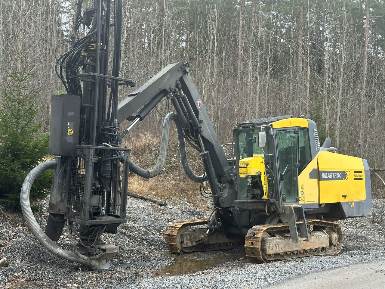 Atlas Copco SmartROC T45-11 - Fúrógép: 2 kép. Atlas Copco SmartROC T45-11 - Fúrógép: 2 kép.