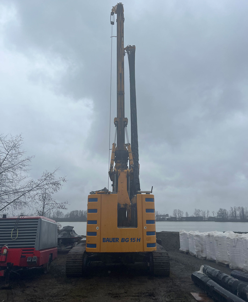 Bauer BG 15H - Cölöpverő: 5 kép. Bauer BG 15H - Cölöpverő: 5 kép.