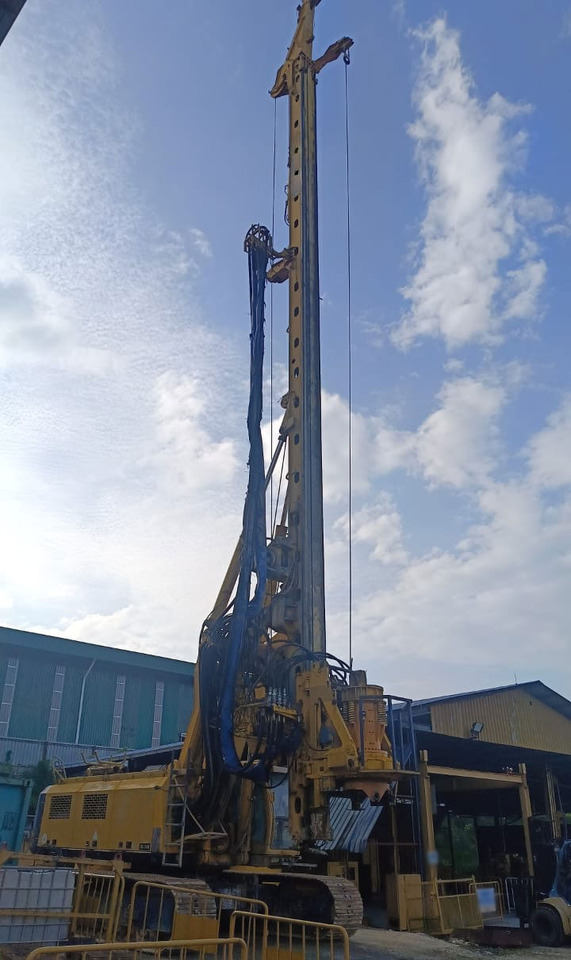Bauer BG 28H - Cölöpverő: 4 kép. Bauer BG 28H - Cölöpverő: 4 kép.