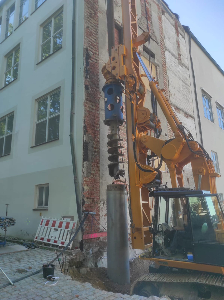 Bauer BG 9H - Fúrógép: 5 kép. Bauer BG 9H - Fúrógép: 5 kép.