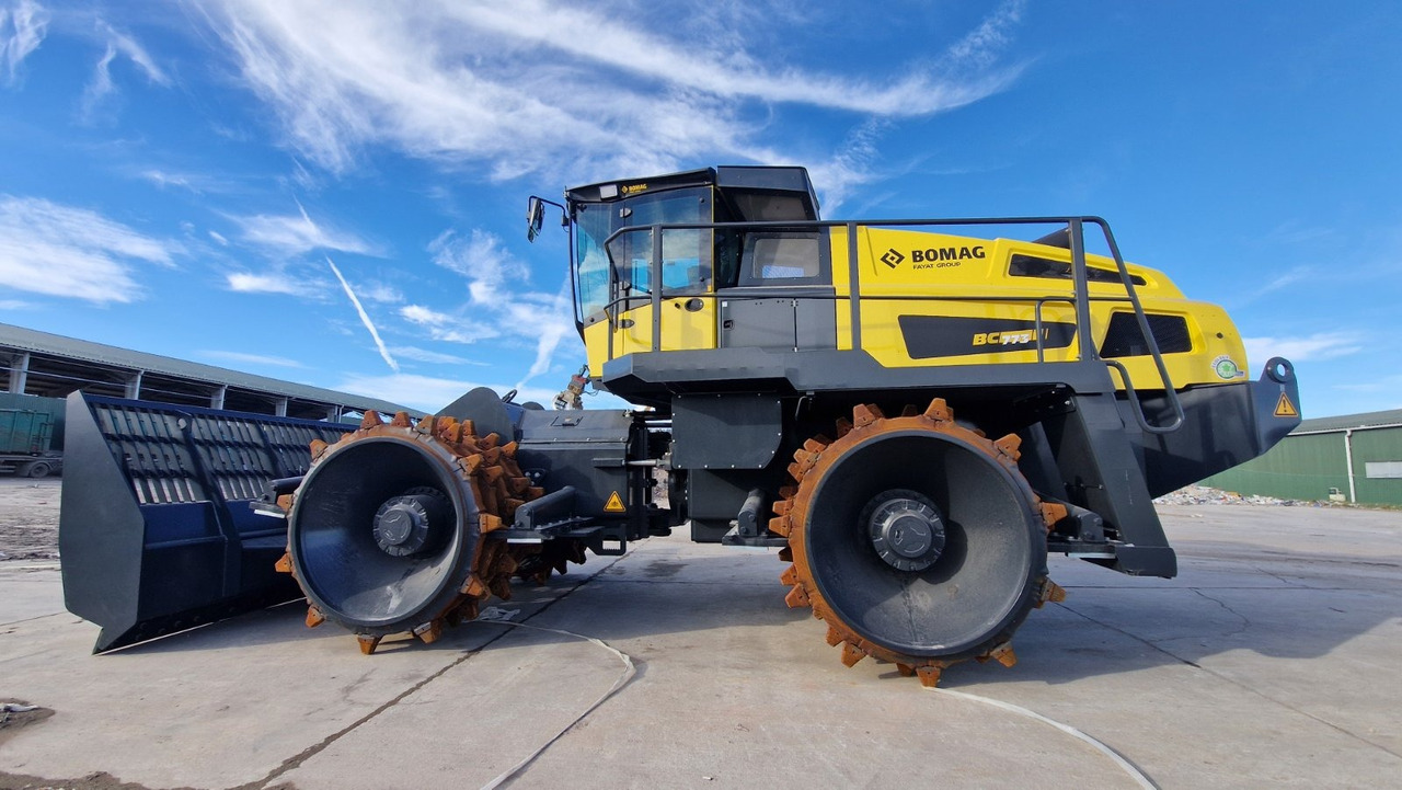 Bomag BC773 RB-5 - Talajtömörítő: 3 kép. Bomag BC773 RB-5 - Talajtömörítő: 3 kép.
