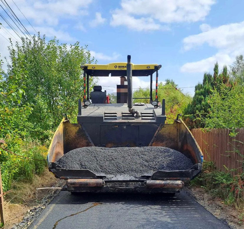 Bomag BF 800 P - Útburkológép: 3 kép. Bomag BF 800 P - Útburkológép: 3 kép.