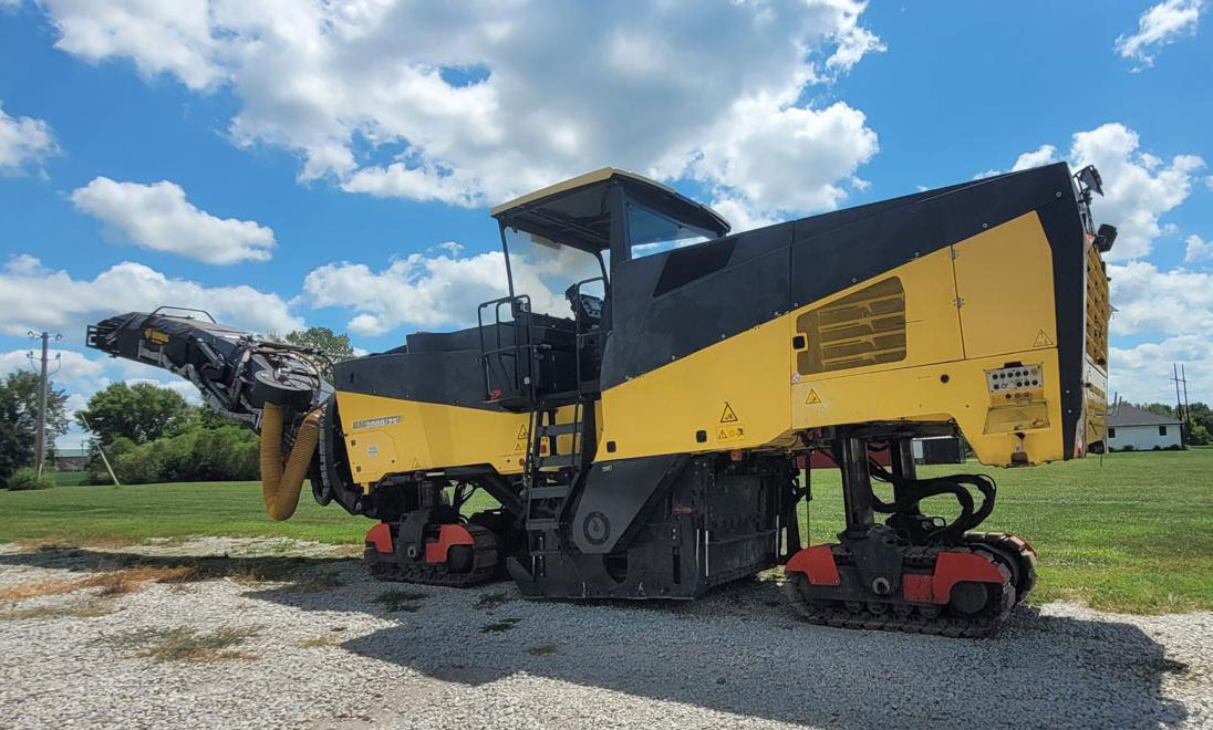 Bomag BM 2000/75 - Aszfaltmaró: 1 kép. Bomag BM 2000/75 - Aszfaltmaró: 1 kép.