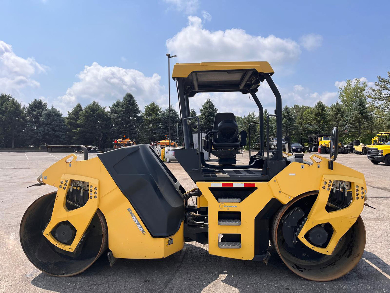 Bomag BW 161 AD - Henger: 4 kép. Bomag BW 161 AD - Henger: 4 kép.