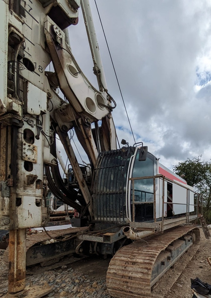 Casagrande B275-2 - Cölöpverő: 2 kép. Casagrande B275-2 - Cölöpverő: 2 kép.