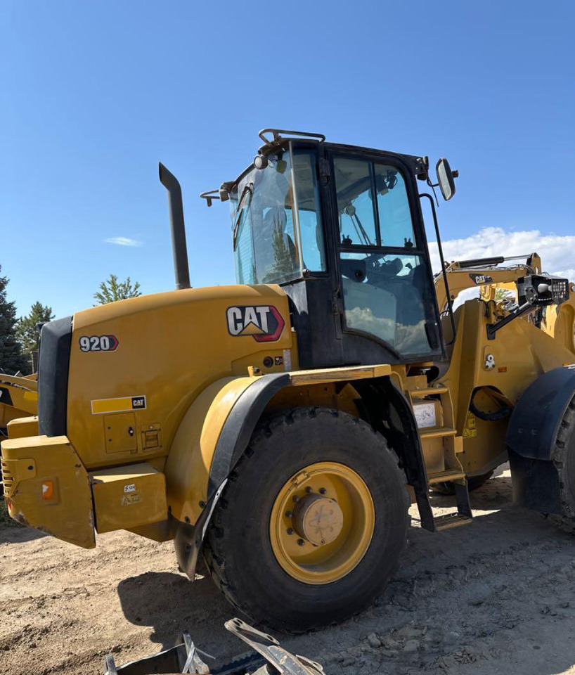 Caterpillar 920 - Gumikerekes homlokrakodó: 4 kép. Caterpillar 920 - Gumikerekes homlokrakodó: 4 kép.