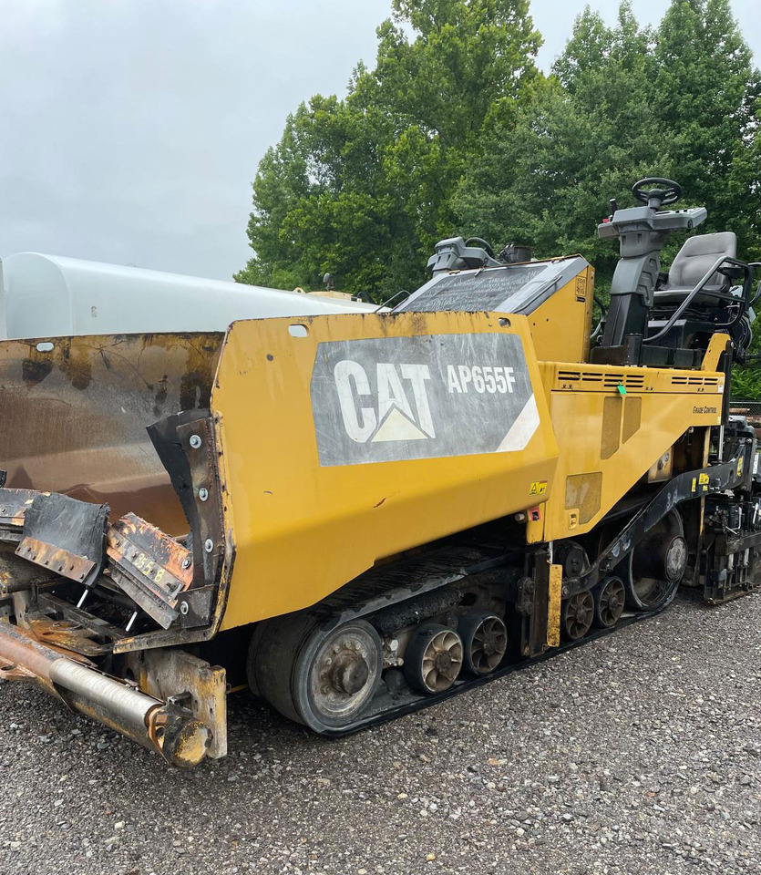 Caterpillar AP655F - Útburkológép: 1 kép. Caterpillar AP655F - Útburkológép: 1 kép.