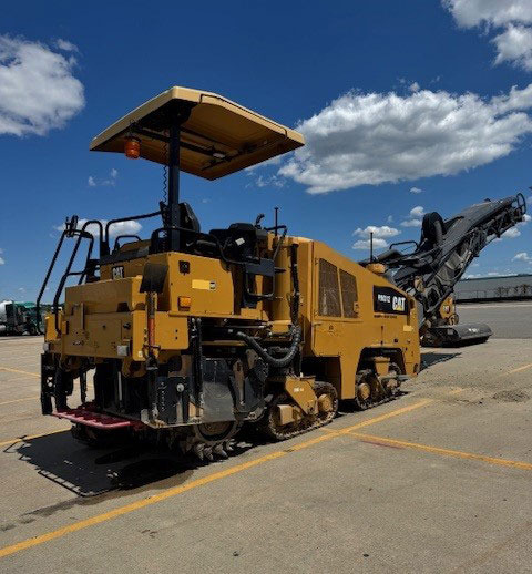 Caterpillar PM312 - Aszfaltmaró: 3 kép. Caterpillar PM312 - Aszfaltmaró: 3 kép.