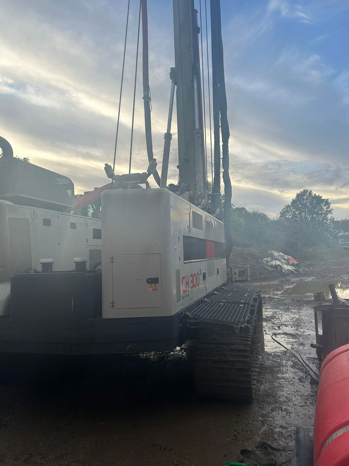 Comacchio CH 300 - Cölöpverő: 5 kép. Comacchio CH 300 - Cölöpverő: 5 kép.