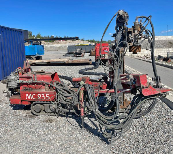 Comacchio mc 235 - Cölöpverő: 2 kép. Comacchio mc 235 - Cölöpverő: 2 kép.