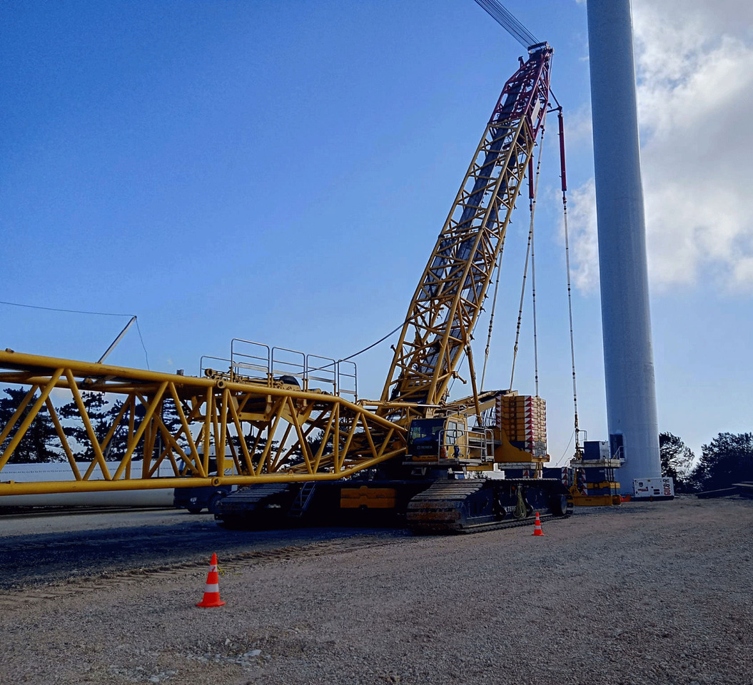 Demag CC3800 - Lánctalpas daru: 2 kép. Demag CC3800 - Lánctalpas daru: 2 kép.