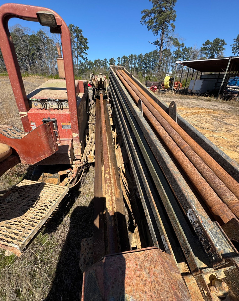 Ditch Witch JT4020 - Fúrógép: 5 kép. Ditch Witch JT4020 - Fúrógép: 5 kép.