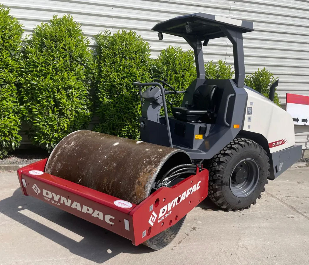 Dynapac CA1300D - Henger: 2 kép. Dynapac CA1300D - Henger: 2 kép.