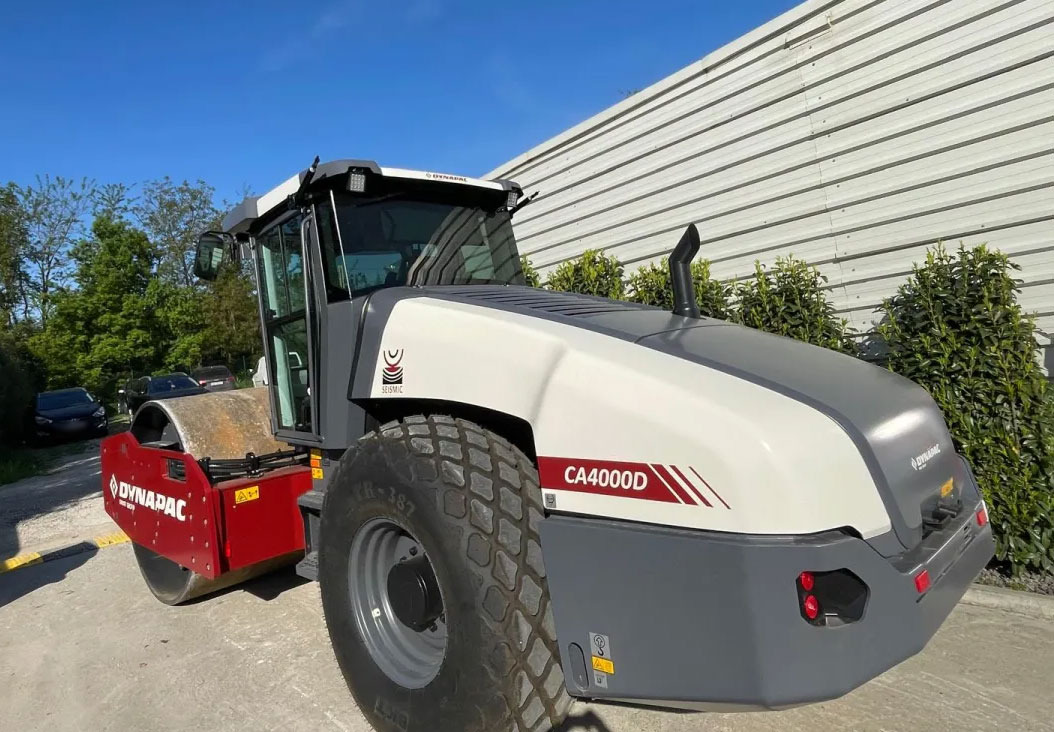 Dynapac CA4000D - Henger: 4 kép. Dynapac CA4000D - Henger: 4 kép.